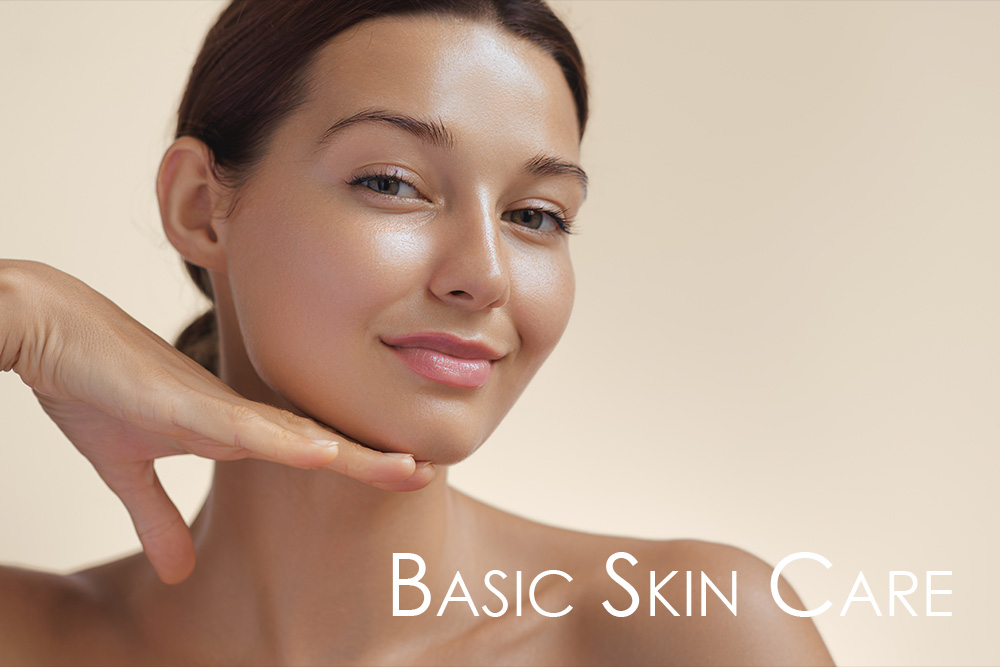 NEOVITA Basic Skin Care. Frau mit natürlicher, gepflegter Haut und sanftem Lächeln.