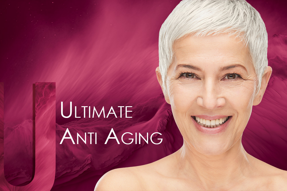 Porträt einer lächelnden Frau mit grauem Kurzhaarschnitt vor einem weinroten Hintergrund mit der Aufschrift „Ultimate Anti Aging“. Das Bild steht für jugendliche Ausstrahlung, gepflegte Haut und die Wirkung der NEOVITA Anti-Aging-Pflege.